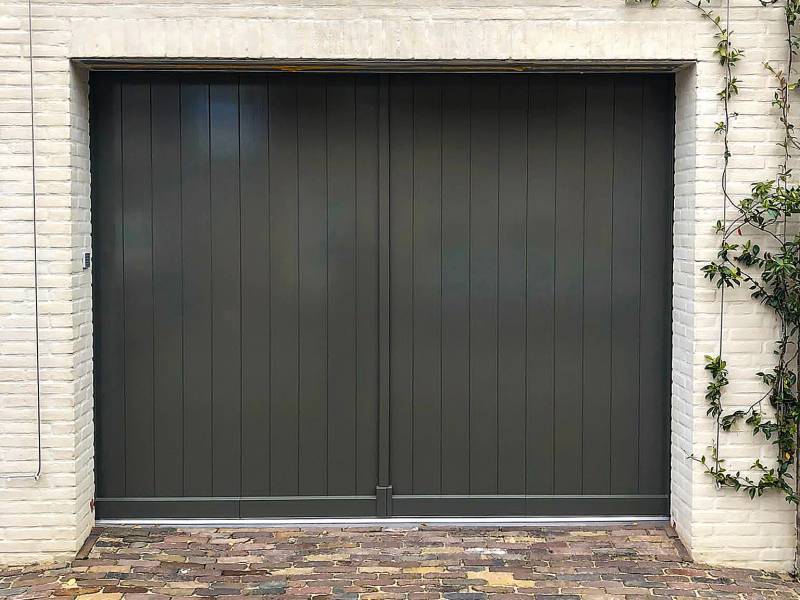 Zijwaarts openende garagedeuren 23